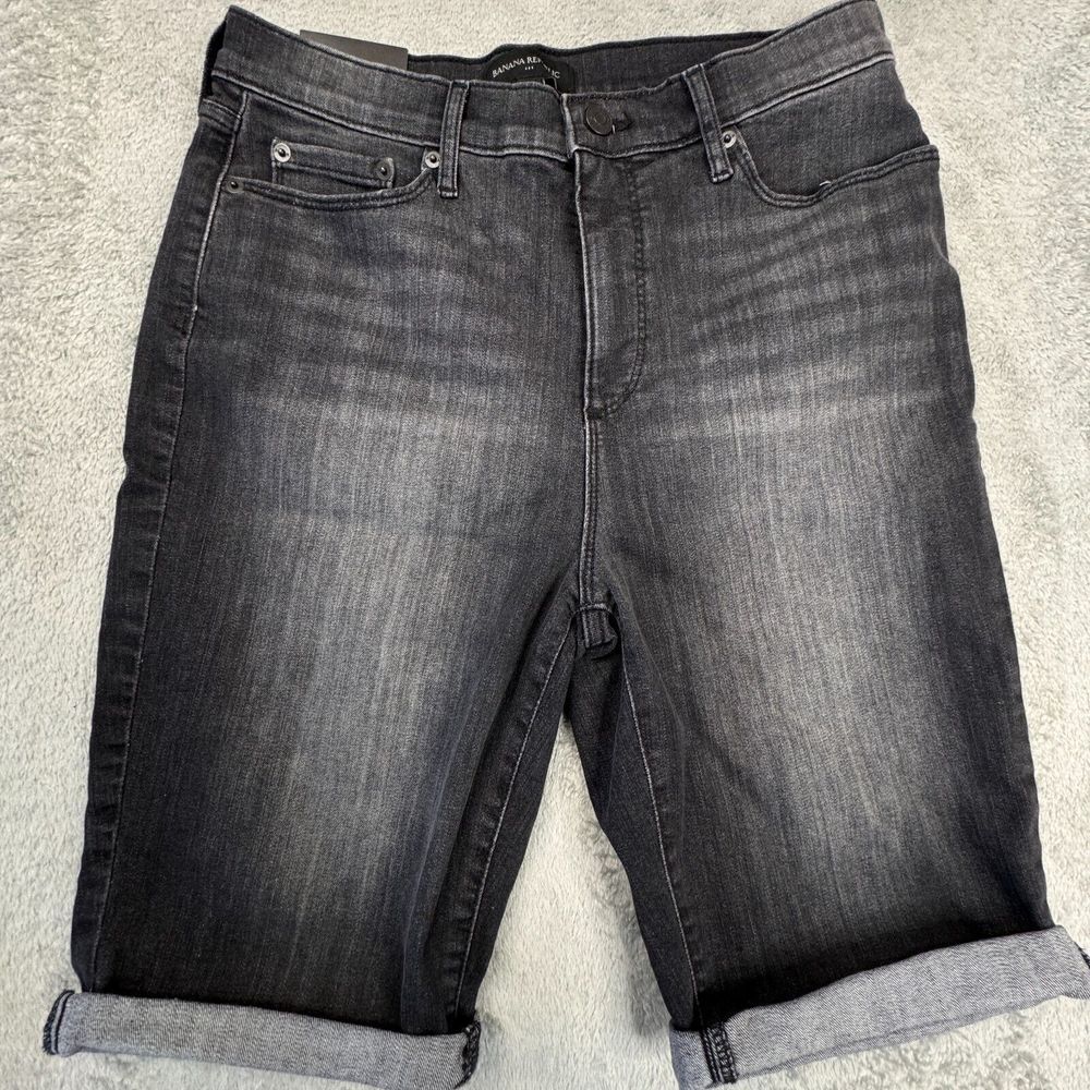 Banana Republic NWT Women's Shorts Size 29 (Waist 28) 10 inch short Black Stretc